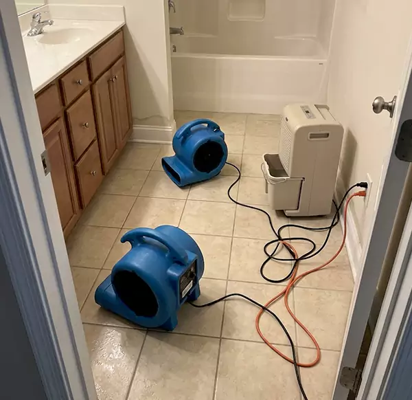 Why Homeowners & Businesses Choose Sunrise 945 Water Damage for Flooded Bathroom Services in Sunrise, FL?
